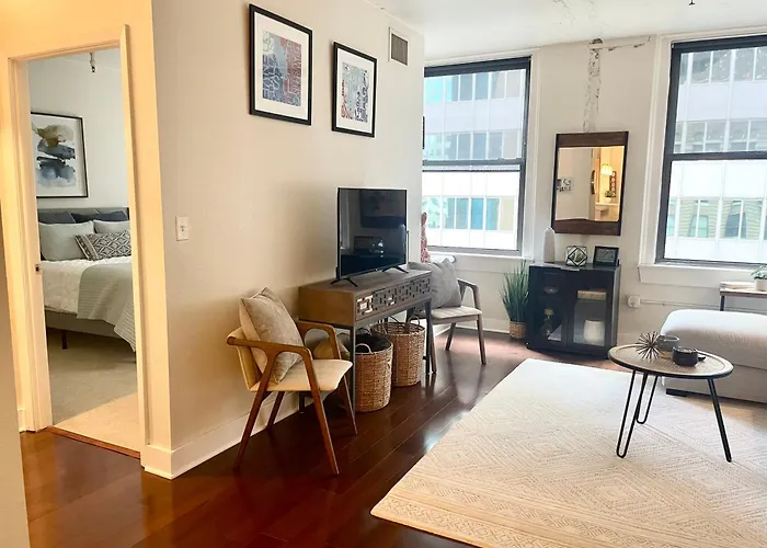 Chic 1 Bedroom Condo Downtown Denver